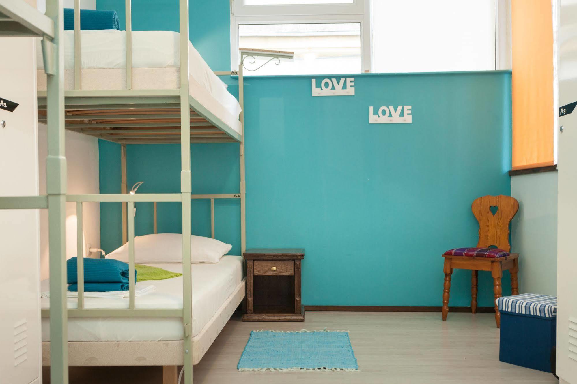 Roundabout Hostel - Hostel 罗维尼 外观 照片
