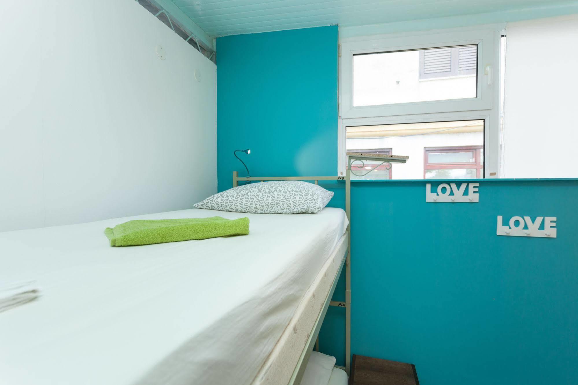 Roundabout Hostel - Hostel 罗维尼 外观 照片